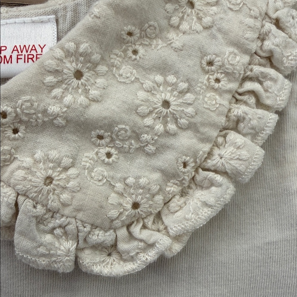 Zara Cream Short Sleeve Top with Eyelet Ruffle Collar size 12-18 months - Picture 3 of 4